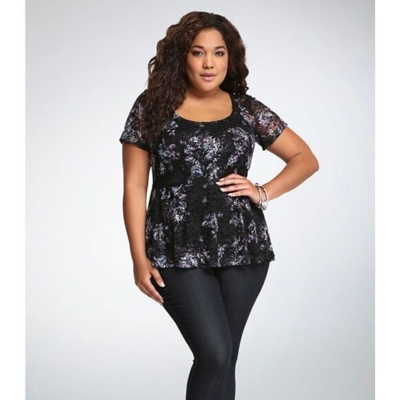 ✨Torrid Lace Peplum Sz 3 Blouse✨ - Picture 1 of 8